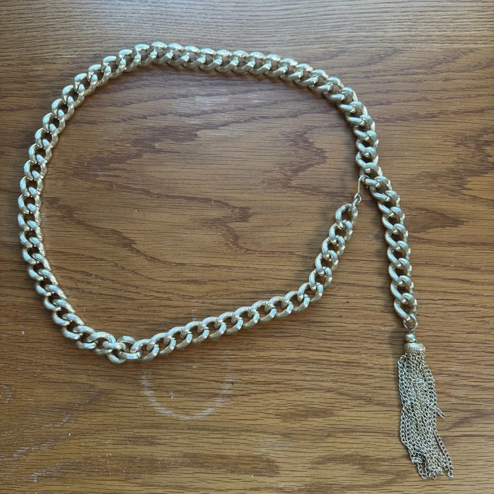 Vintage‎ 80s 90s Gold Tone Chain Belt with Tassel up to 37 inches